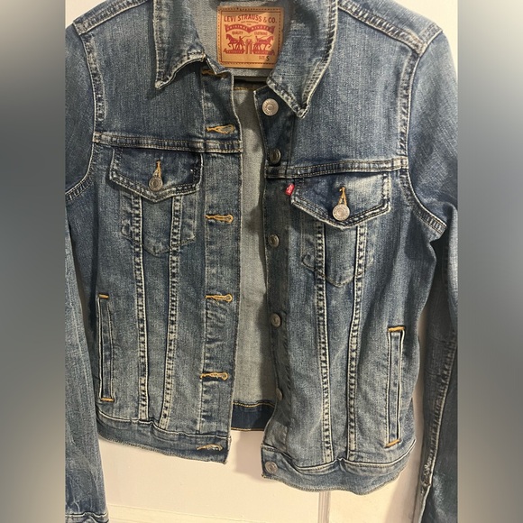 Women’s Levi’s size small denim jacket - Picture 10 of 10
